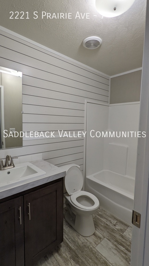 2221 South Prairie Ave.