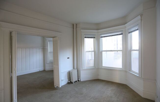 OPEN HOUSE: Saturday (6/28) 3:30pm-4:00pm. Classic San Francisco Jr. 1BR/1BA in an elegant Nob Hill building, Carpet Floors, Bay Windows, Shared laundry (830 Powell #3)