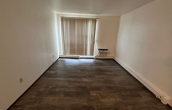 1 bed, 1 bath, $1,055, Unit 54