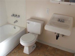 1 bed, 1 bath, 420 sqft, $2,000, Unit 229