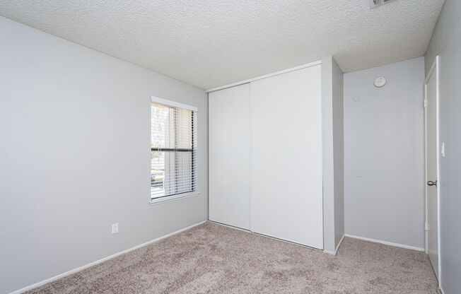 2 beds, 1 bath, 860 sqft, $1,800, Unit 224