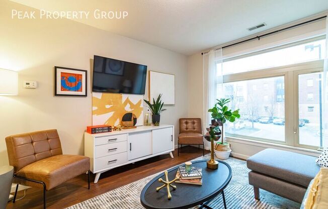 259 E 12 AVE 