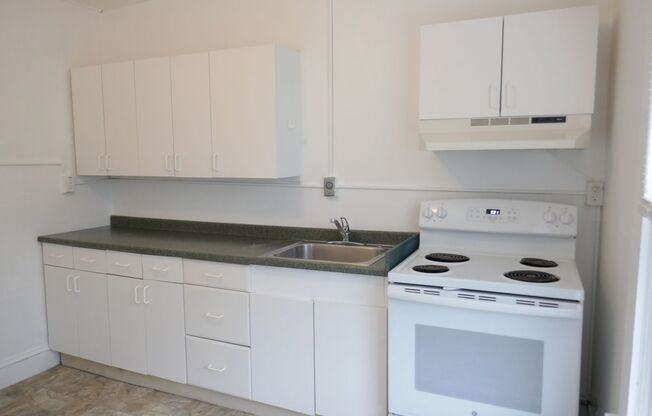 193 Bond St, Astoria, OR 97103