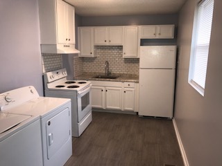 2 beds, 1 bath, 900 sqft, $1,200, Unit 3505 Keystone Ave. Unit B