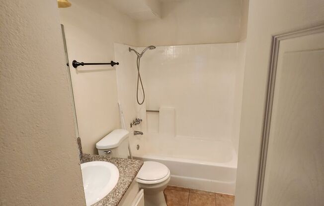 2 beds, 2 baths, 792 sqft, $2,250, Unit # 122