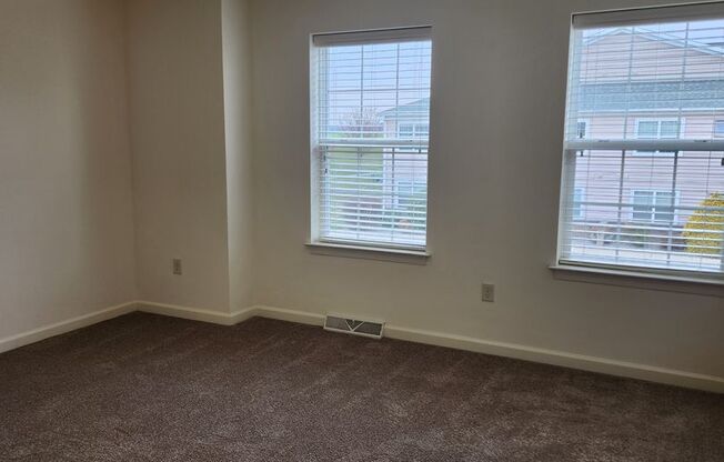 2 beds, 2.5 baths, 1,316 sqft, $1,965, Unit SU10_104