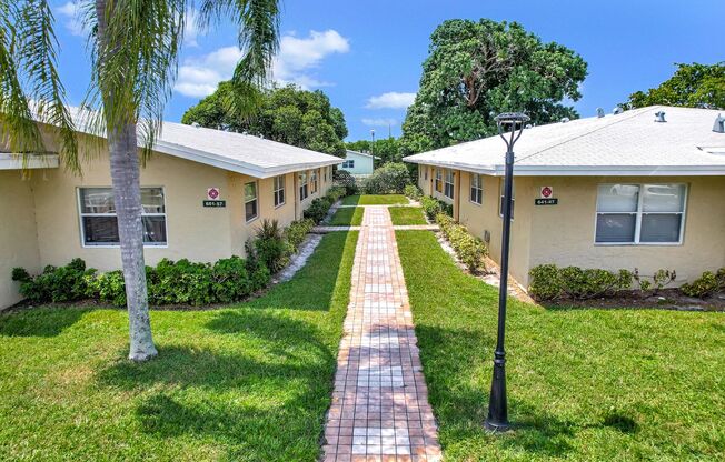 2 beds, 1 bath, 827 sqft, $1,825, Unit 677