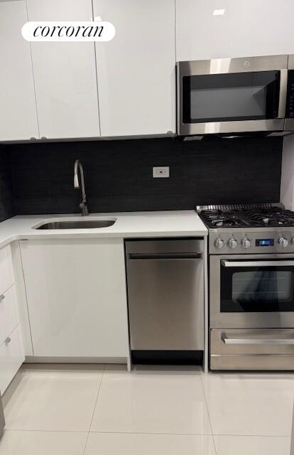 1 bed, 1 bath, 795 sqft, $5,300, Unit 2B