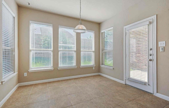 2708 LAUREL OAK DR