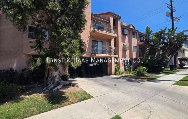 28 CERRITOS AVE