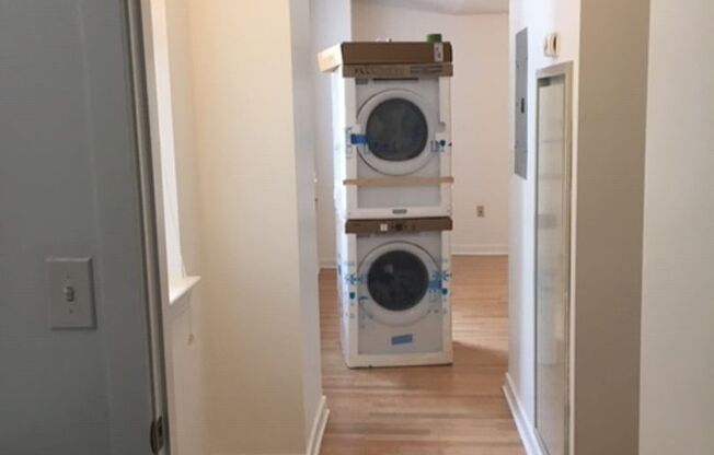 2 beds, 2 baths, 900 sqft, $1,999, Unit 308