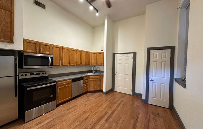 1 bed, 1 bath, 410 sqft, $790, Unit 1RS - 1418