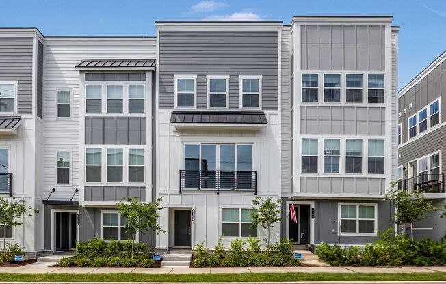 Modern 3 Bed, 3.5 Bath Townhome in The Nations!