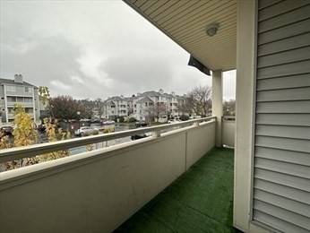 2 beds, 2 baths, 782 sqft, $2,600, Unit G201