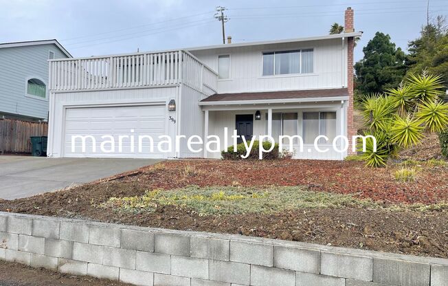 Two-Story Four Bedroom House With Nice Water View