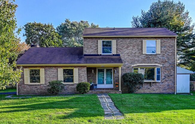 Lovely Lake Roland Park 4bd/3.5ba w/ CAC, Two-Car Gar, and more!