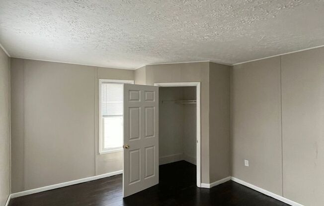 2 beds, 1 bath, $845, Unit Front