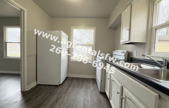 3 beds, 1 bath, $950