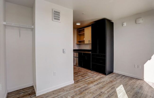 Studio, 1 bath, 200 sqft, $995