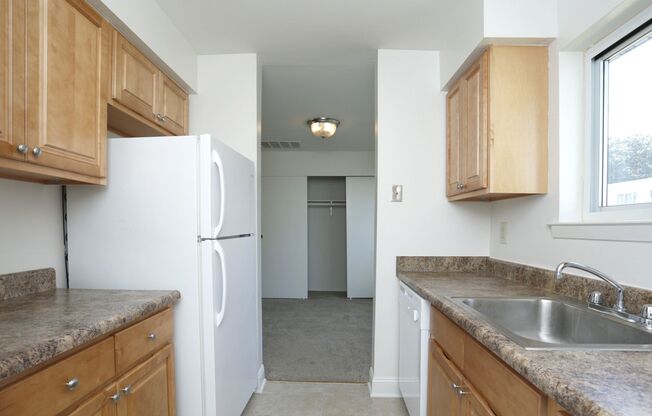 Claridge Court Apartments