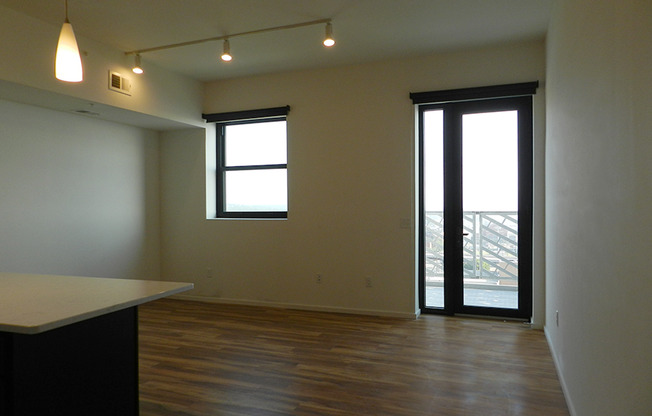 1 bed, 1 bath, 671 sqft, $1,240, Unit 415