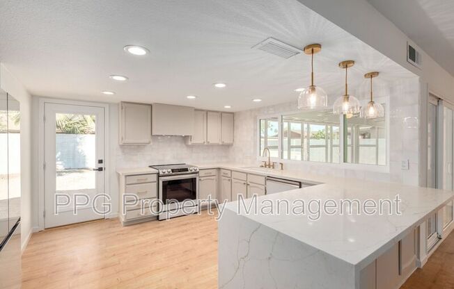 11025 N 55 AVE