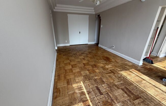 2 beds, 1 bath, $1,295, Unit 410