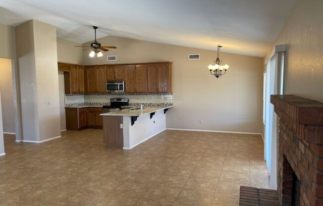 4 beds, 2 baths, $2,299, Unit 21196306