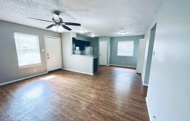 2 beds, 1 bath, 840 sqft, $1,275, Unit Unit C