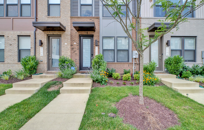 2502 EMERALD BR DR