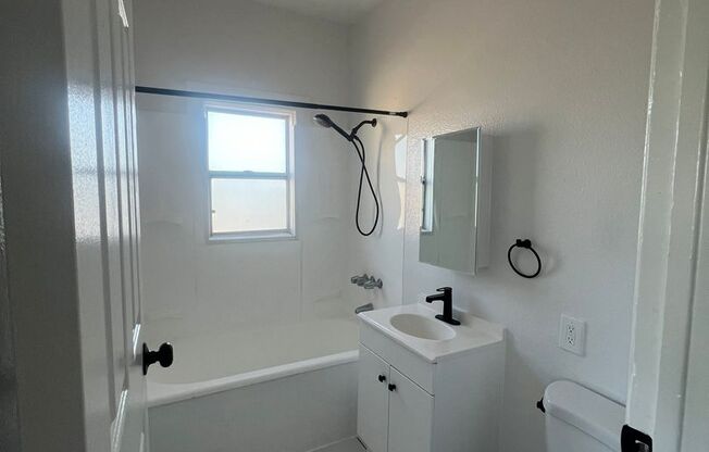 Studio, 1 bath, $1,371