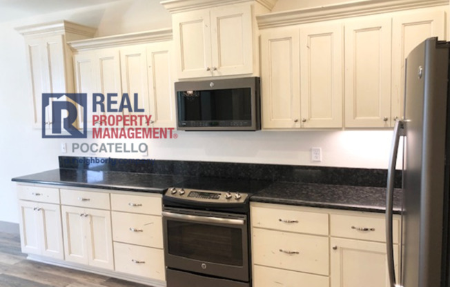 3 bedroom 2 bath twin home is a must see! - Small dog Friendly