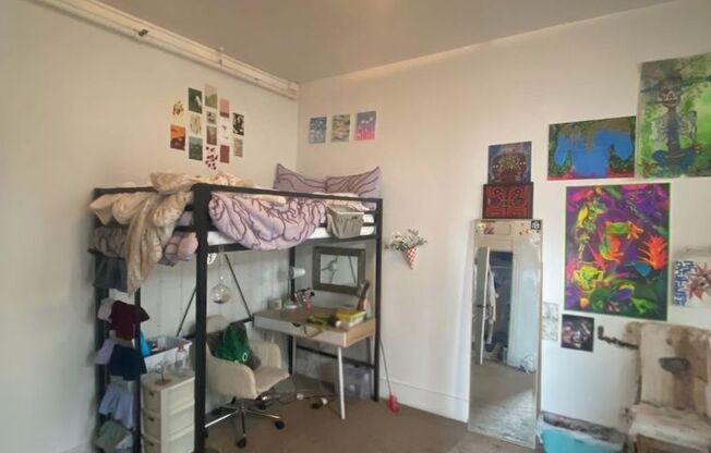 2 beds, 1 bath, $1,500, Unit 15-1