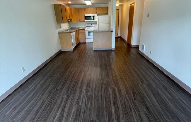 2 beds, 1.5 baths, 900 sqft, $1,650, Unit C106