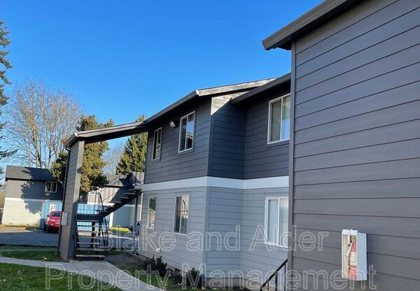 3881 NE 152 AVE