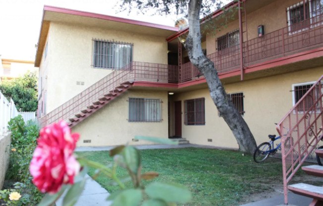 2 beds, 1 bath, 625 sqft, $1,965, Unit Unit 3