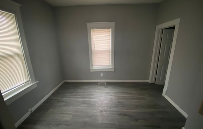 Updated 1 bedroom 1 bath house in Davenport
