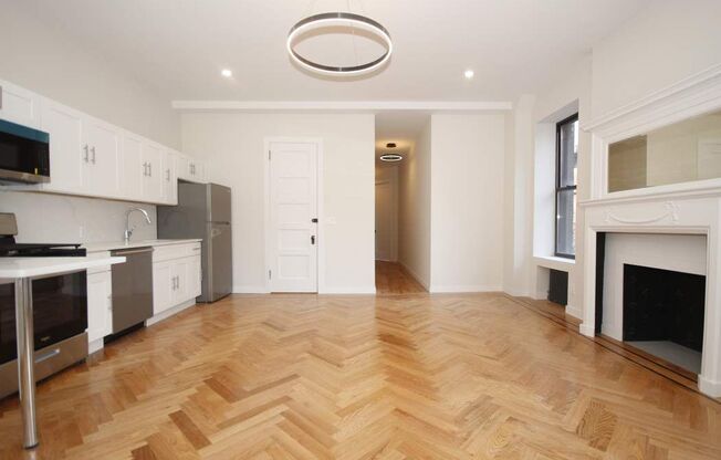 860 W AVE 3