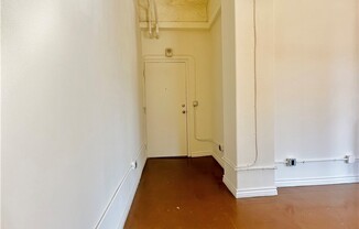 1 bed, 1 bath, 800 sqft, $2,000, Unit M1