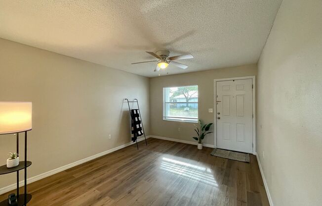 1 bed, 1 bath, 557 sqft, $1,299, Unit J30