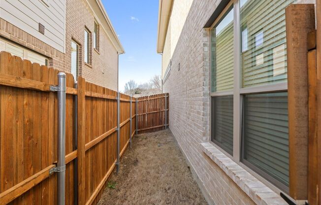 Gorgeous NEW Townhouse for rent in Fort Worth!