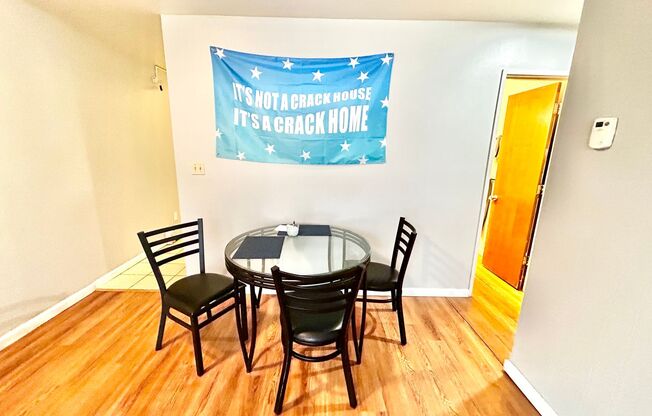 2 beds, 1 bath, 768 sqft, $2,380, Unit 212