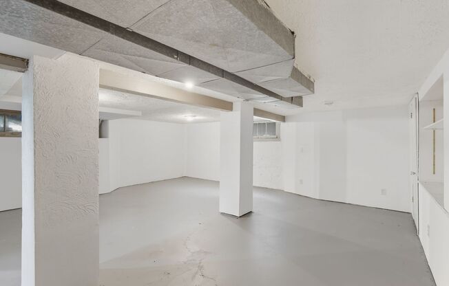 Charming Bungalow with Spacious Loft Suite and Large Backyard