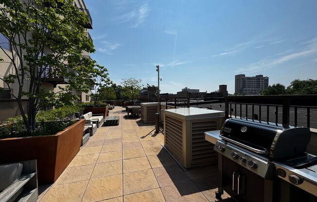 2 beds, 1 bath, 978 sqft, $2,250, Unit 609