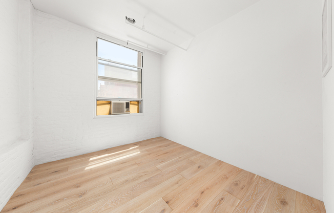 191 CHRYSTIE ST