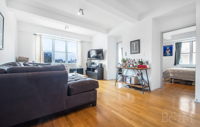 234 SKILLMAN AVE