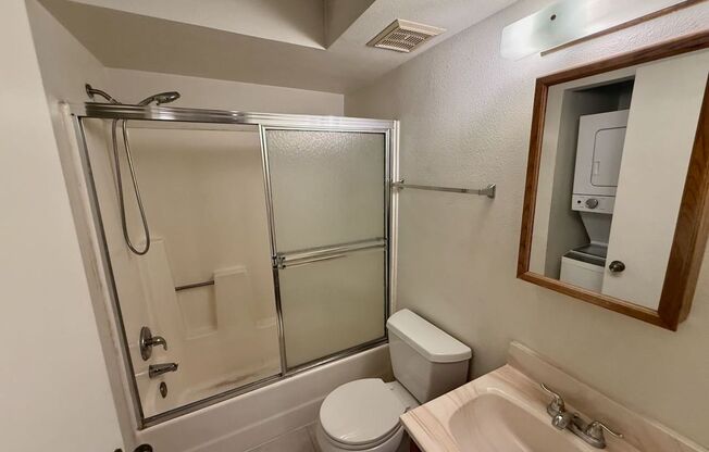 2 beds, 1.5 baths, $1,200, Unit # 146