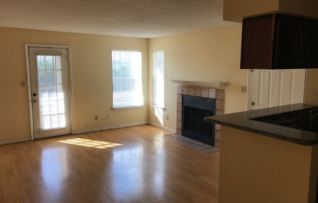 2 beds, 1 bath, $1,495, Unit # #C 203