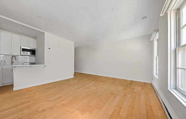 280 W 12 ST