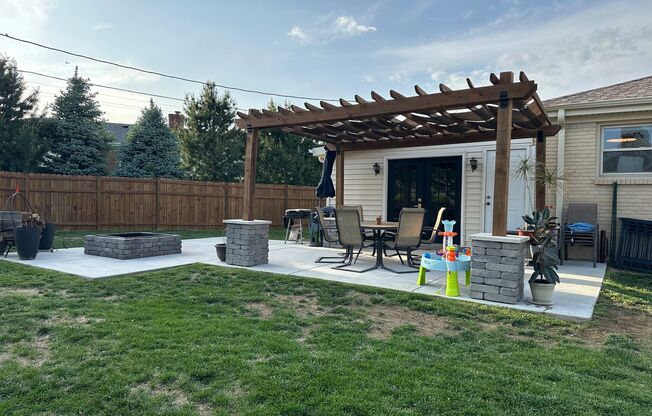 Beautiful house...RESERVE NOW FOR AUGUST 1, 2025